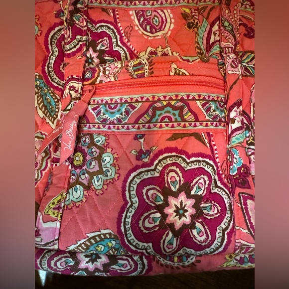 Vera Bradley Tote Bag Purse Melon Color with Floral Pattern 15 X 13 X 4 inches - Picture 5 of 5